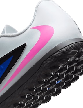 Tenis Phantom 6 Low Club para fútbol Nike de hombre