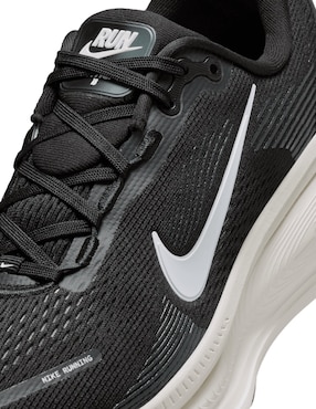 Tenis Vomero 18 para correr Nike de mujer