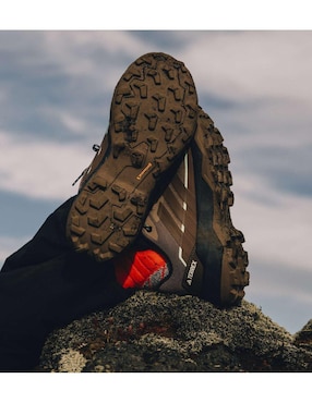Tenis Technical Hiking para campismo Adidas de mujer