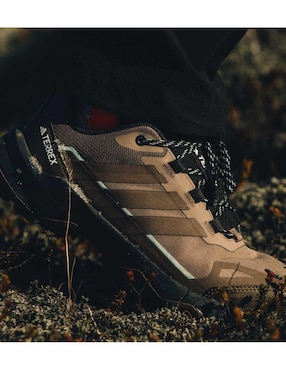 Tenis Technical Hiking para campismo Adidas de mujer
