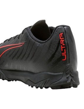 Tenis Ultra 6 Play para fútbol Puma de hombre