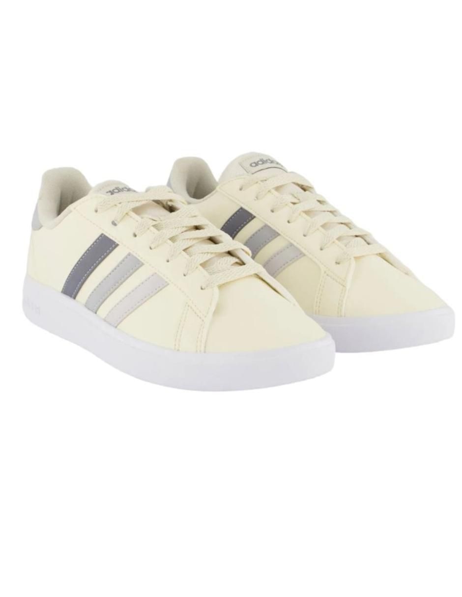 Tenis Grand Court Base de mujer 3