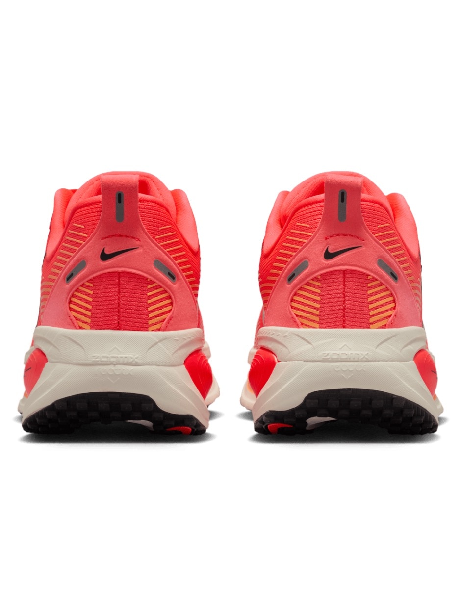 Tenis Vomero 18 para correr Nike de mujer 2