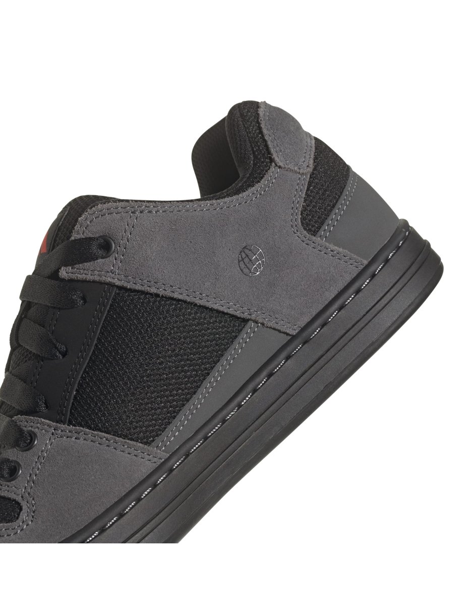 Tenis de hombre 7